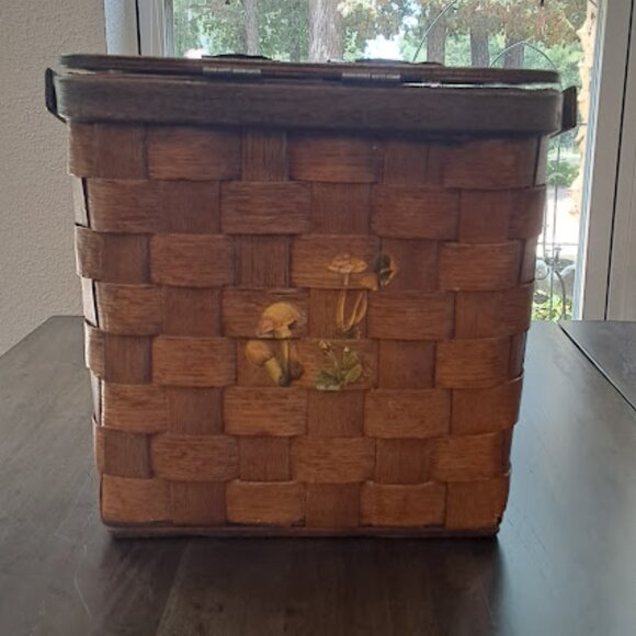 Vintage Basketville Woven Basket/Purse w/Wooden Lid, Mushroom Motif, Stamped - Picture 10 of 10